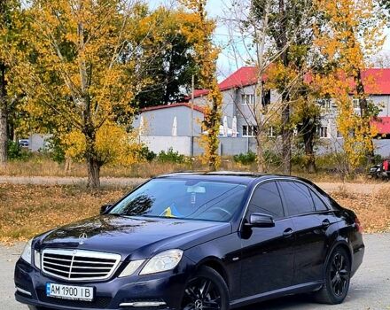 Синий Мерседес Е-Класс, объемом двигателя 1.8 л и пробегом 178 тыс. км за 8888 $, фото 1 на Automoto.ua