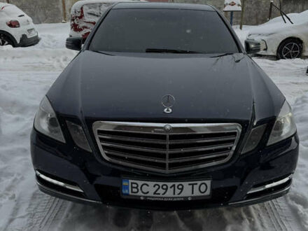 Синий Мерседес Е-Класс, объемом двигателя 2.14 л и пробегом 450 тыс. км за 10800 $, фото 1 на Automoto.ua