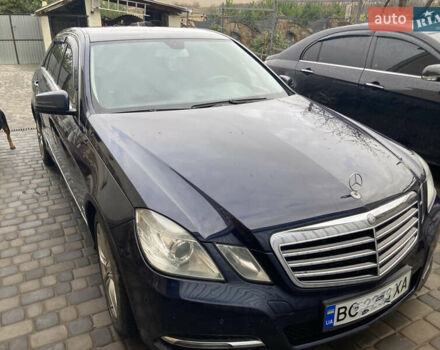 Синій Мерседес Е-Клас, об'ємом двигуна 2.2 л та пробігом 332 тис. км за 11500 $, фото 1 на Automoto.ua