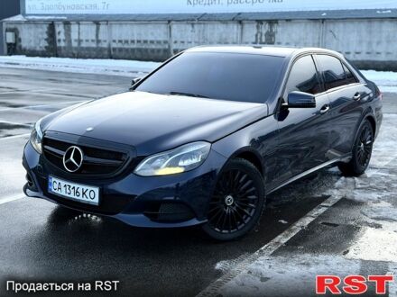 Синий Мерседес Е-Класс, объемом двигателя 2 л и пробегом 20000 тыс. км за 13500 $, фото 1 на Automoto.ua