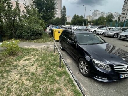 Мерседес Е-Класс 2015 в Киеве на Automoto.ua Синий Мерседес Е-Класс, объемом двигателя 2.1 л и пробегом 236 тыс. км за 13000 $, фото 1 на Automoto.ua