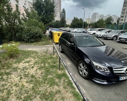 Синий Мерседес Е-Класс, объемом двигателя 2.1 л и пробегом 236 тыс. км за 13000 $, фото 1 на Automoto.ua