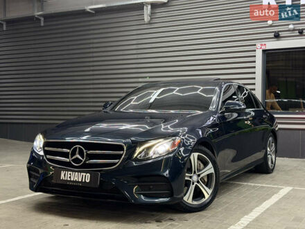 Синий Мерседес Е-Класс, объемом двигателя 2 л и пробегом 103 тыс. км за 27900 $, фото 1 на Automoto.ua