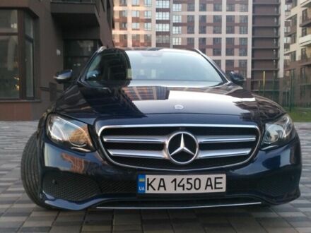 Синий Мерседес Е-Класс, объемом двигателя 2 л и пробегом 333 тыс. км за 17000 $, фото 1 на Automoto.ua