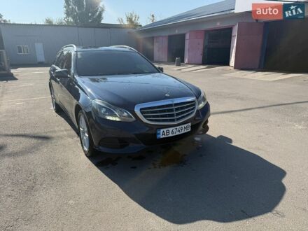 Синий Мерседес Е-Класс, объемом двигателя 2.2 л и пробегом 230 тыс. км за 15600 $, фото 1 на Automoto.ua