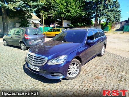 Синий Мерседес Е-Класс, объемом двигателя 2.1 л и пробегом 230 тыс. км за 18500 $, фото 1 на Automoto.ua