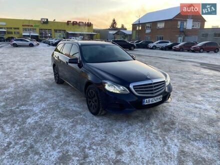 Синий Мерседес Е-Класс, объемом двигателя 2.1 л и пробегом 227 тыс. км за 14999 $, фото 1 на Automoto.ua