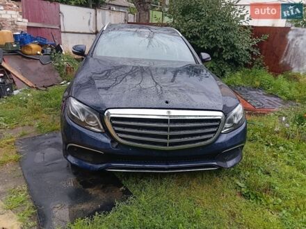 Синий Мерседес Е-Класс, объемом двигателя 3 л и пробегом 50 тыс. км за 500 $, фото 1 на Automoto.ua