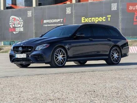 Мерседес Е-Клас 2018 у Києві на Automoto.ua Синій Мерседес Е-Клас, об'ємом двигуна 4 л та пробігом 82 тис. км за 71499 $, фото 1 на Automoto.ua