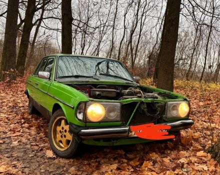 Зеленый Мерседес Е-Класс, объемом двигателя 2 л и пробегом 211 тыс. км за 700 $, фото 1 на Automoto.ua