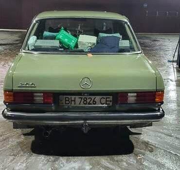 Зеленый Мерседес Е-Класс, объемом двигателя 2 л и пробегом 500 тыс. км за 1500 $, фото 1 на Automoto.ua