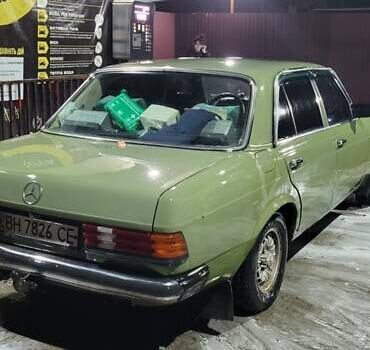 Зеленый Мерседес Е-Класс, объемом двигателя 2 л и пробегом 500 тыс. км за 1500 $, фото 2 на Automoto.ua