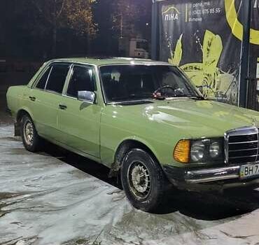 Зеленый Мерседес Е-Класс, объемом двигателя 2 л и пробегом 500 тыс. км за 1500 $, фото 3 на Automoto.ua