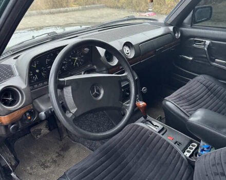 Зеленый Мерседес Е-Класс, объемом двигателя 0 л и пробегом 200 тыс. км за 2200 $, фото 6 на Automoto.ua