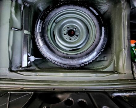 Зеленый Мерседес Е-Класс, объемом двигателя 2.4 л и пробегом 220 тыс. км за 10000 $, фото 23 на Automoto.ua