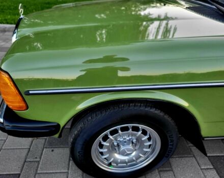 Зеленый Мерседес Е-Класс, объемом двигателя 2.4 л и пробегом 220 тыс. км за 10000 $, фото 10 на Automoto.ua