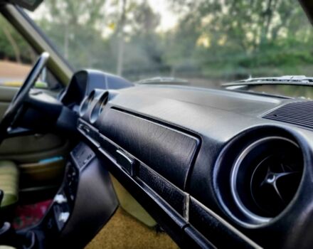 Зеленый Мерседес Е-Класс, объемом двигателя 2.4 л и пробегом 220 тыс. км за 10000 $, фото 14 на Automoto.ua