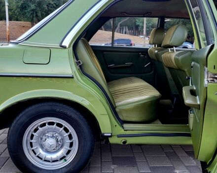 Зеленый Мерседес Е-Класс, объемом двигателя 2.4 л и пробегом 220 тыс. км за 10000 $, фото 9 на Automoto.ua