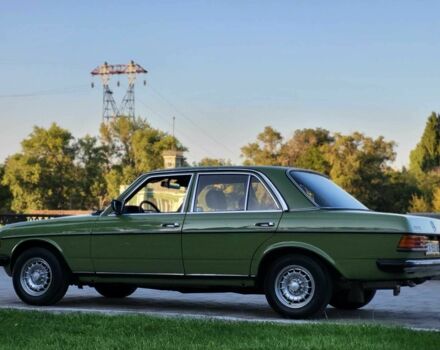 Зеленый Мерседес Е-Класс, объемом двигателя 2.4 л и пробегом 220 тыс. км за 10000 $, фото 7 на Automoto.ua