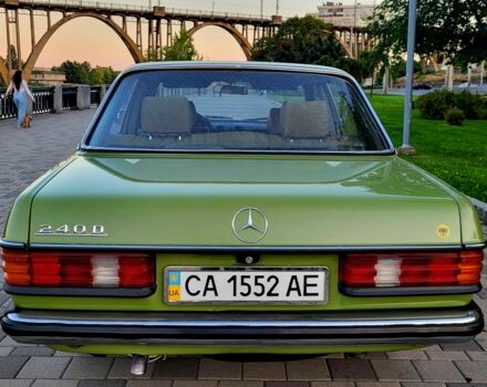 Зеленый Мерседес Е-Класс, объемом двигателя 2.4 л и пробегом 220 тыс. км за 10000 $, фото 11 на Automoto.ua