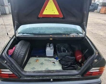 Зеленый Мерседес Е-Класс, объемом двигателя 2 л и пробегом 365 тыс. км за 2500 $, фото 15 на Automoto.ua