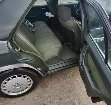 Зеленый Мерседес Е-Класс, объемом двигателя 2 л и пробегом 365 тыс. км за 2500 $, фото 14 на Automoto.ua