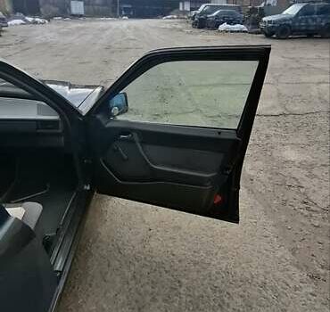 Зеленый Мерседес Е-Класс, объемом двигателя 2 л и пробегом 365 тыс. км за 2500 $, фото 12 на Automoto.ua