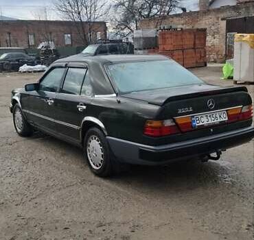 Зеленый Мерседес Е-Класс, объемом двигателя 2 л и пробегом 365 тыс. км за 2500 $, фото 4 на Automoto.ua