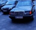Зеленый Мерседес Е-Класс, объемом двигателя 2 л и пробегом 500 тыс. км за 2000 $, фото 1 на Automoto.ua