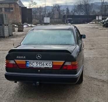 Зеленый Мерседес Е-Класс, объемом двигателя 2 л и пробегом 365 тыс. км за 2500 $, фото 3 на Automoto.ua