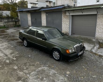 Мерседес Е-Класс 1986 в Каменце-Подольском на Automoto.ua Зеленый Мерседес Е-Класс, объемом двигателя 2.5 л и пробегом 378 тыс. км за 1800 $, фото 1 на Automoto.ua