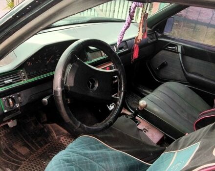 Зеленый Мерседес Е-Класс, объемом двигателя 2 л и пробегом 500 тыс. км за 1250 $, фото 2 на Automoto.ua