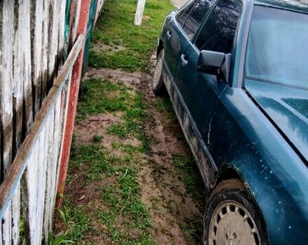 Зеленый Мерседес Е-Класс, объемом двигателя 2 л и пробегом 500 тыс. км за 1250 $, фото 4 на Automoto.ua