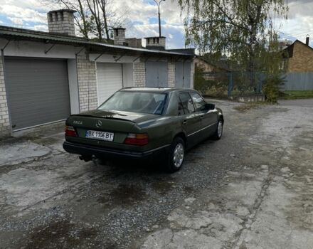 Мерседес Е-Класс 1986 в Каменце-Подольском на Automoto.ua Зеленый Мерседес Е-Класс, объемом двигателя 2.5 л и пробегом 378 тыс. км за 1800 $, фото 2 на Automoto.ua