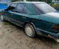 Зеленый Мерседес Е-Класс, объемом двигателя 2 л и пробегом 500 тыс. км за 1250 $, фото 6 на Automoto.ua