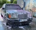 Зеленый Мерседес Е-Класс, объемом двигателя 2.5 л и пробегом 374 тыс. км за 1900 $, фото 2 на Automoto.ua