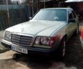 Зеленый Мерседес Е-Класс, объемом двигателя 2.3 л и пробегом 300 тыс. км за 2000 $, фото 1 на Automoto.ua