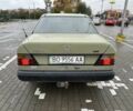 Зеленый Мерседес Е-Класс, объемом двигателя 2 л и пробегом 300 тыс. км за 1550 $, фото 5 на Automoto.ua