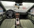Зеленый Мерседес Е-Класс, объемом двигателя 2 л и пробегом 300 тыс. км за 1550 $, фото 9 на Automoto.ua