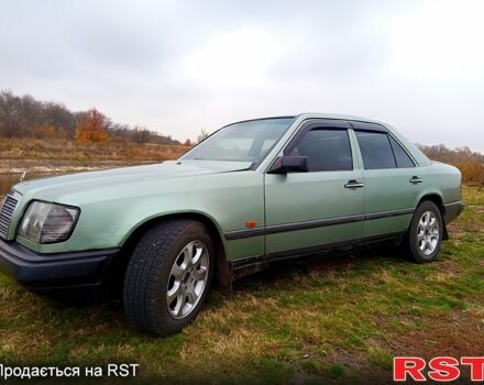 Зеленый Мерседес Е-Класс, объемом двигателя 2.3 л и пробегом 0 тыс. км за 1420 $, фото 3 на Automoto.ua