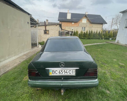 Зеленый Мерседес Е-Класс, объемом двигателя 2.4 л и пробегом 407 тыс. км за 3000 $, фото 4 на Automoto.ua