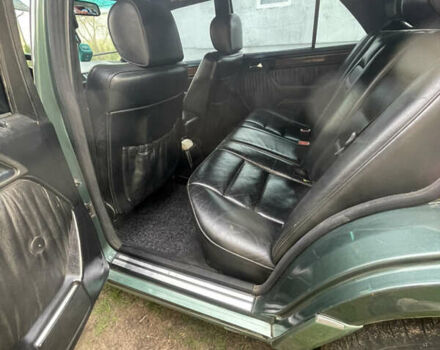 Зеленый Мерседес Е-Класс, объемом двигателя 2.4 л и пробегом 407 тыс. км за 3000 $, фото 9 на Automoto.ua