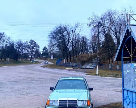 Зеленый Мерседес Е-Класс, объемом двигателя 2 л и пробегом 497 тыс. км за 2300 $, фото 1 на Automoto.ua