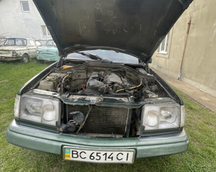 Зеленый Мерседес Е-Класс, объемом двигателя 2.4 л и пробегом 407 тыс. км за 3000 $, фото 15 на Automoto.ua