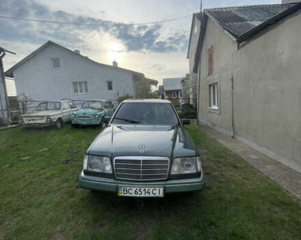 Зеленый Мерседес Е-Класс, объемом двигателя 2.4 л и пробегом 407 тыс. км за 3000 $, фото 2 на Automoto.ua