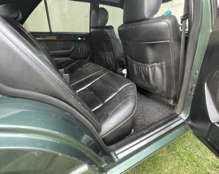 Зеленый Мерседес Е-Класс, объемом двигателя 2.4 л и пробегом 407 тыс. км за 3000 $, фото 8 на Automoto.ua