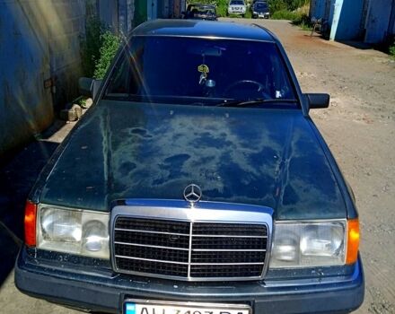 Зеленый Мерседес Е-Класс, объемом двигателя 2 л и пробегом 311 тыс. км за 2500 $, фото 2 на Automoto.ua