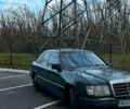 Зеленый Мерседес Е-Класс, объемом двигателя 3 л и пробегом 333 тыс. км за 1250 $, фото 1 на Automoto.ua