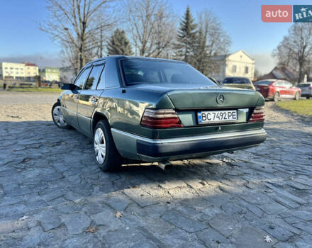 Зеленый Мерседес Е-Класс, объемом двигателя 2.6 л и пробегом 350 тыс. км за 2349 $, фото 3 на Automoto.ua