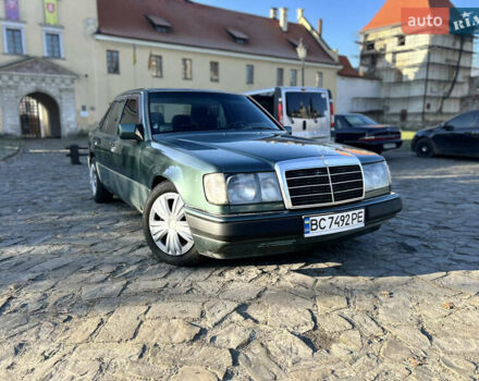 Зеленый Мерседес Е-Класс, объемом двигателя 2.6 л и пробегом 350 тыс. км за 2249 $, фото 1 на Automoto.ua